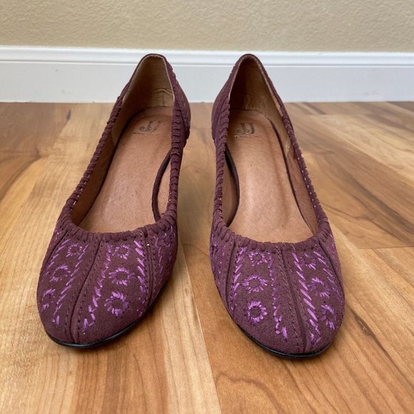 J J Designed In Italy Suede Purple Embroidered Heels Pump Size: 36 (US: 6) - Picture 3 of 10